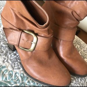 Mia Buckle Boots sz. 7.5